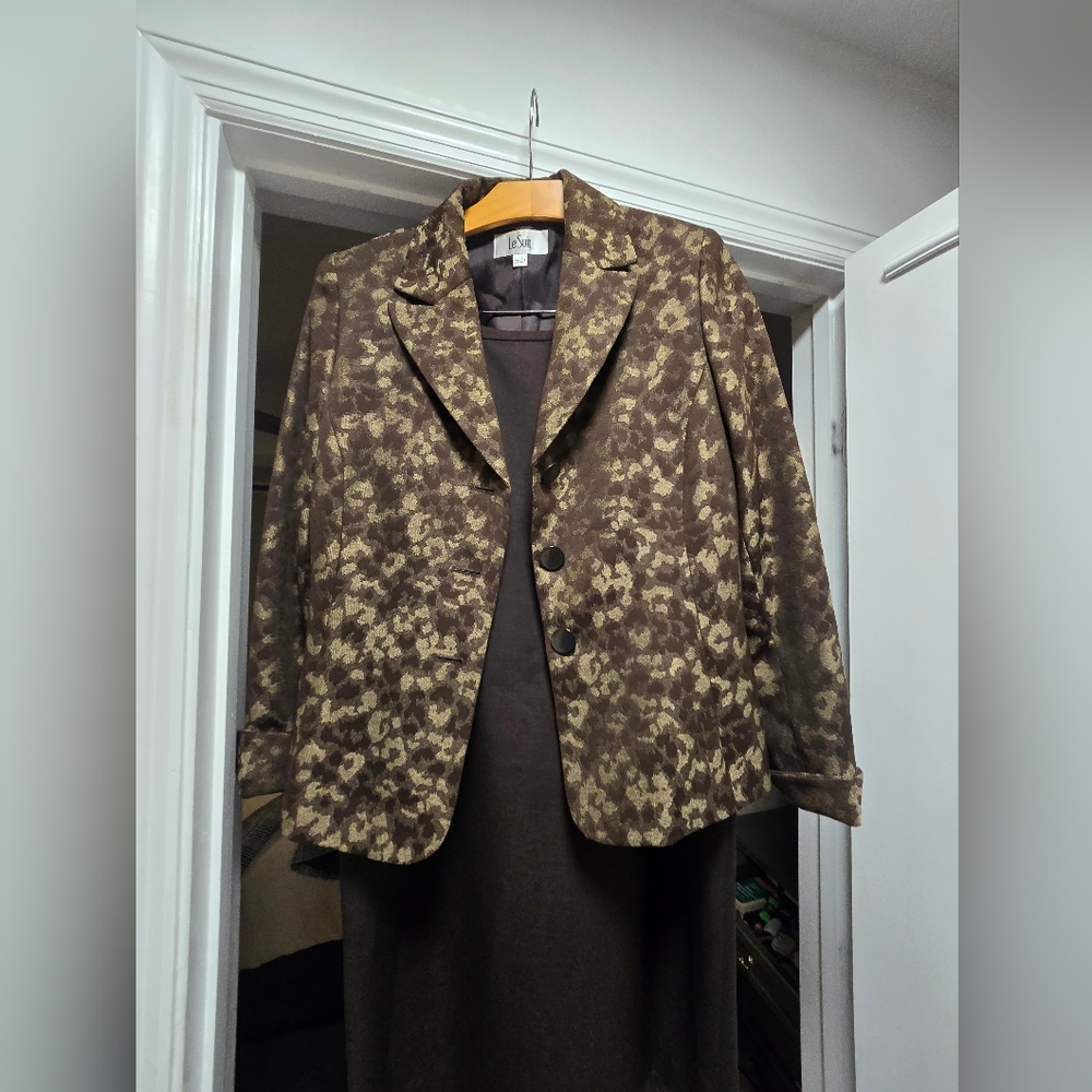Long brown skirt set from Le Suit - Picture 4 of 6